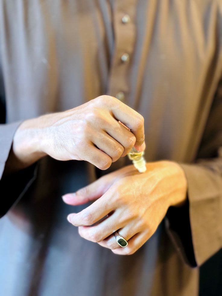 Long Lasting Perfumes Without Alcohol That Actually Stay