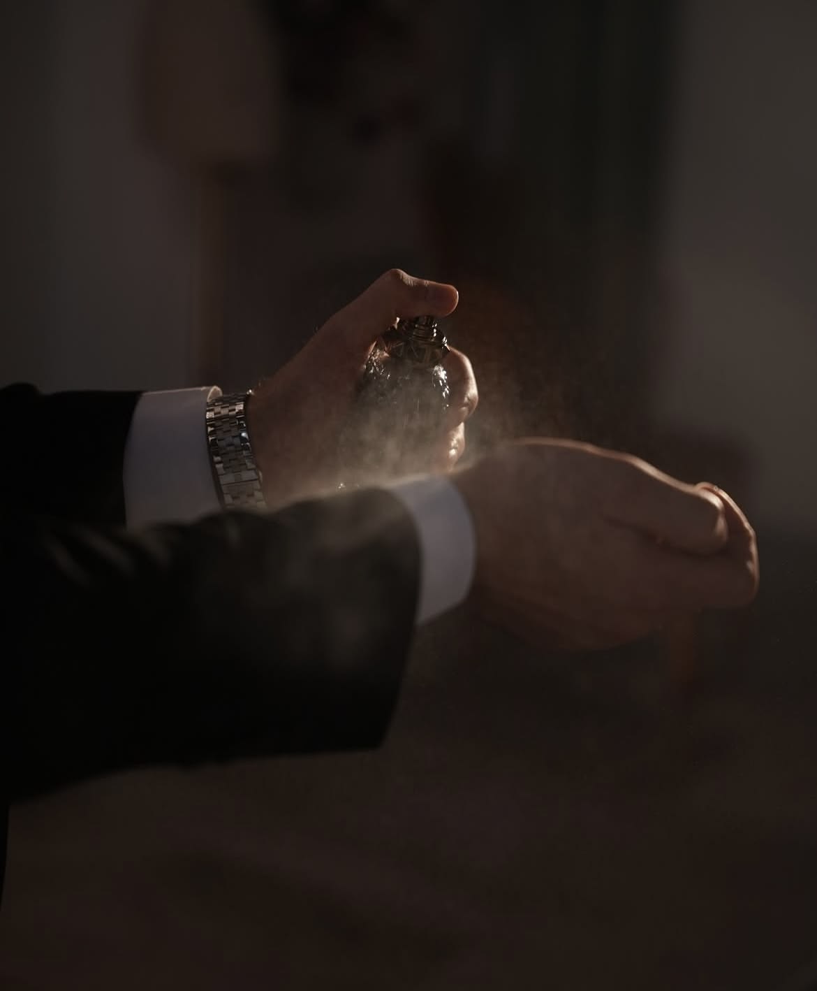 Why Does My Perfume Fade So Fast? The Real Reasons and How to Fix It
