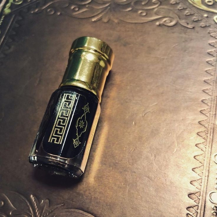 Umsiyati attar warm sweet floral feminine perfume oil