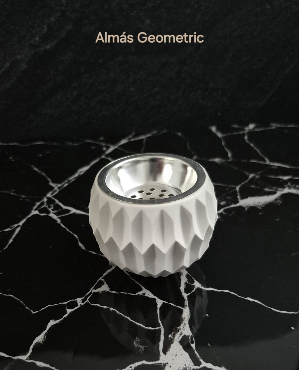 Geometric bakhoor burner Almás hollow diamond handmade detail